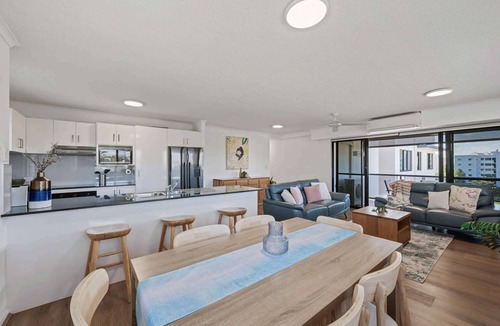 Alexandra Headland Apartment | 3BR Ocean-view apartment at Mirage Resort