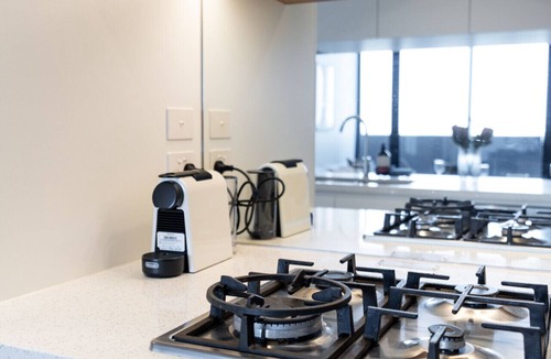 South Melbourne Apartment | 3BR Spacious Family Home w/Parking Gym Pool