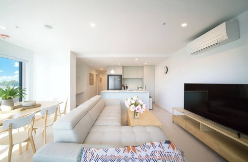 Reid Apartment | 3BRs Apt with Mountain Views | Heart of Canberra