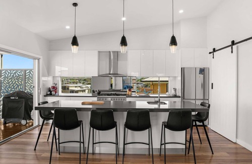 Kiama Downs House | 4-Bedroom Family Retreat, Just 50m to Boyds Beach, Kiama Downs