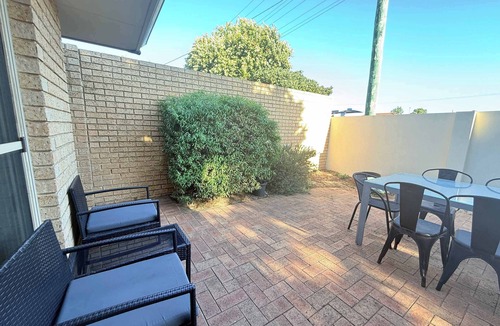 Nollamara Villa | 4 Private 3BR Villa Near Yokine & Parking