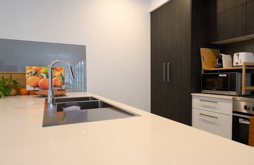 Coogee House | 42 Coogee Beach Marina 3BR Haven near Omeo Wreck