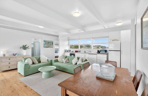 Goolwa South House | 5 Sir George Ritchie Beachside House w/River Views & Walk to Beach