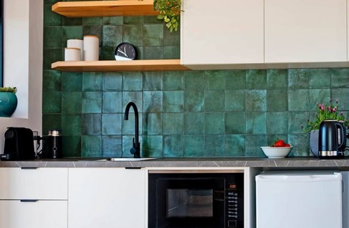 Castlemaine Apartment | ‘52Views’ a private hilltop retreat with panoramic views