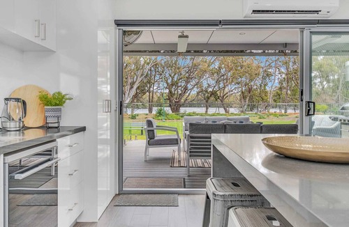 Moama House | #56 Highview - Echuca Holiday Homes