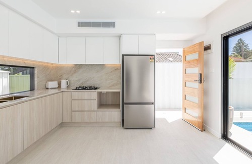 Shoal Bay House | 57 Tomaree Road Complex - House and Cabana with Pool, Linen, Air-con, Wi-fi, Boat Parking