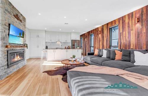 Moama Villa | #58 Highview Waters - Echuca Holiday Homes