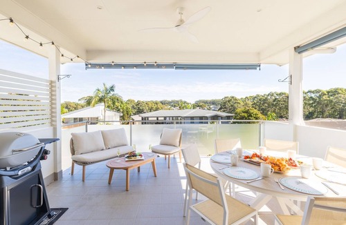 Corlette House | 68 Saratoga Ave - Ducted Air con, Wi-Fi, Small Boat Parking
