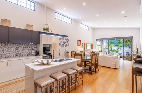 Nelson Bay House | 6A Hough Street - Sophisticated pet friendly home with air con, wi-fi and linen provided