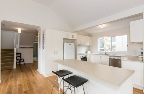 Anglesea House | 7 Parker