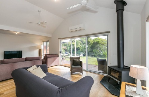 Anglesea House | 7 Parker