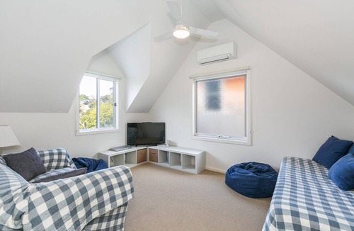 Anglesea House | 7 Parker