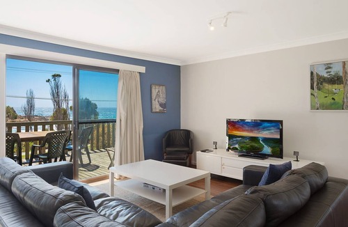 Dalmeny House | 74 Ocean Parade - Beach Home