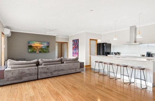 Lemon Tree Passage House | 8 Meredith Ave, Lemon Tree Passage