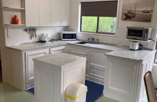 Venus Bay House | 93 Atherton -perfect for couples or small families