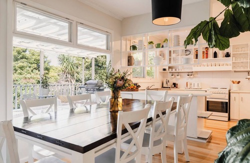 Lorne House | A Beautiful Winter Getaway+Pet Friendly