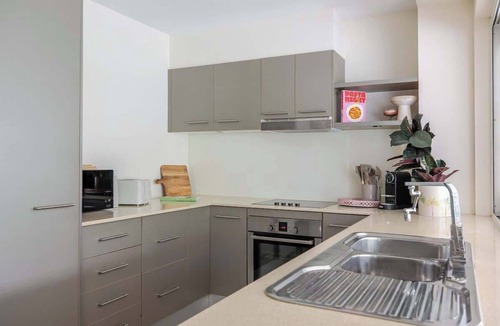 Cairns North Apartment | A Calm City Base Cairns CBD
