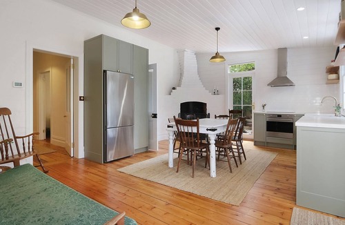 Beechworth Cottage | A charming miners cottage retreat