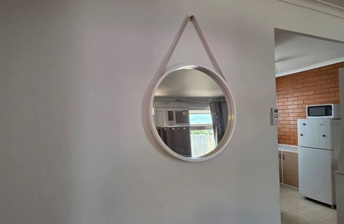 Albion Apartment | A Groovy Gem and a Sunshine Edge