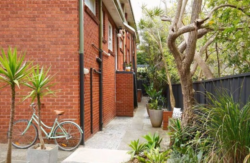 Cronulla House | A Lovely 1-bedroom house with AC in pleasant Cronulla U2