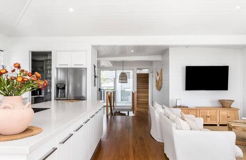 North Creek House | A luxurious, private sanctuary for your ultimate dream holiday experience.Nestled just steps from th