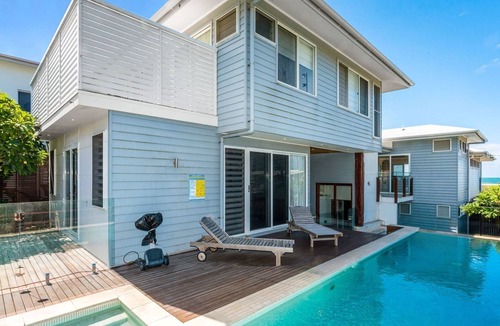 North Creek House | A luxurious, private sanctuary for your ultimate dream holiday experience.Nestled just steps from th