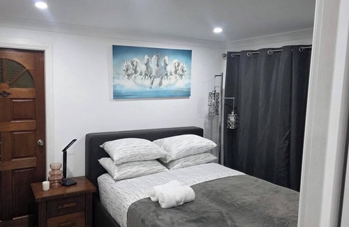 Oakhurst House | A private self contained studio.