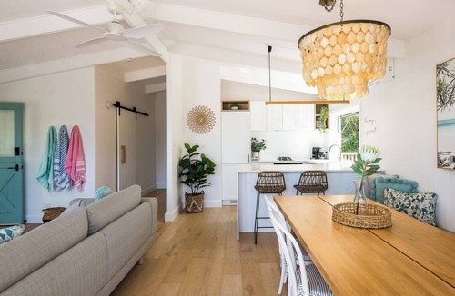 Sunshine Beach House | A Ray of Sunshine Beach Shack - Whole House