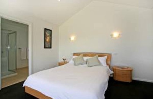 Aireys Inlet Apartment | A River Bed