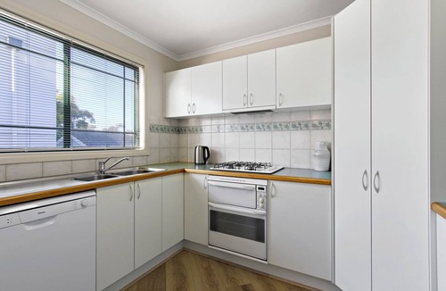 Metung House | A Stones Throw | Central Metung Escape