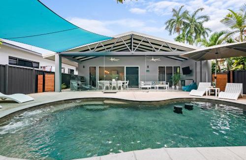The Gardens Villa | A Sumptuous Poolside Family Oasis at Gardens Villa