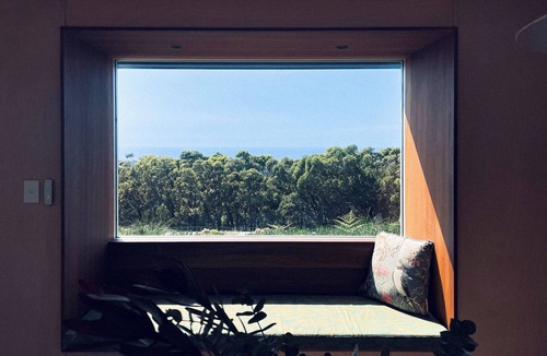 Bundeena House | A superbly located House with sublime views over the National Park + ocean