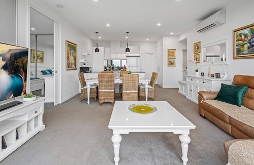 Maribyrnong Apartment | A taste of paradise in inner city suburbia
