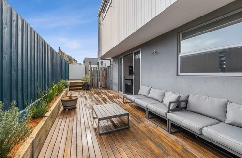 Torquay House | A Wave From It All: Ocean Glimpse Getaway Torquay