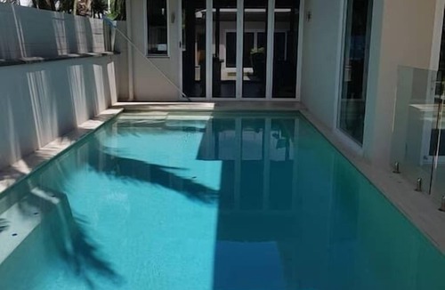 Kewarra Beach Villa | Absolute Beachfront 2 Bedroom Luxury Holiday Home