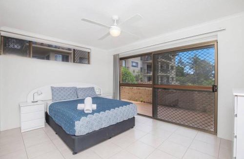 Bilinga Apartment | Absolute beachfront apartment!