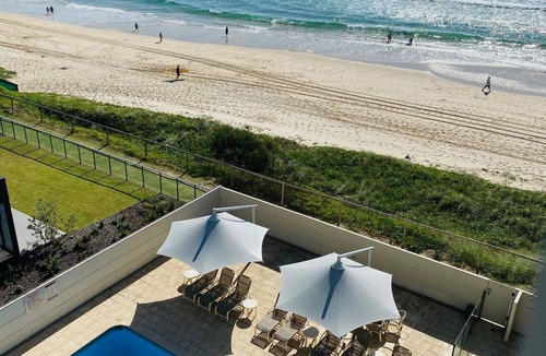 Main Beach Apartment | Absolute Beachfront - 3 bedroom apartment in Main Beach