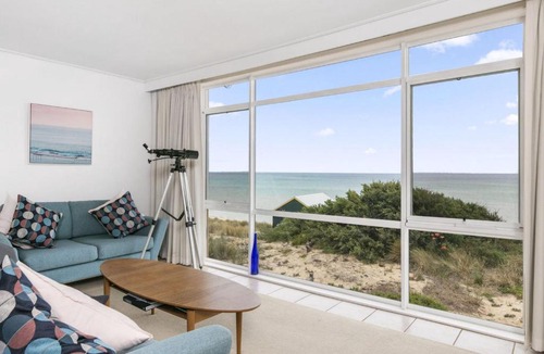 Frankston House | ABSOLUTE BEACHFRONT - FRANKSTON