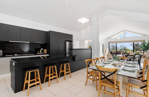 Rosebud House | Absolute Beachfront - Luxury Accommodation in Rosebud