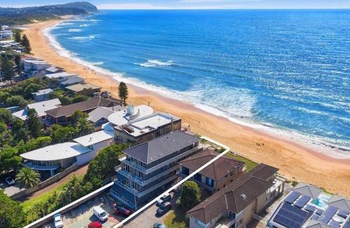Wamberal Apartment | Absolute Beachfront Surf Unit In Terrigal/Wambi