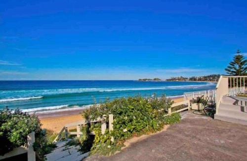Wamberal Apartment | Absolute Beachfront Surf Unit In Terrigal/Wambi
