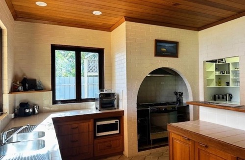 Smiths Lake House | Absolute Lakefront Bliss. 5hp motorboat to explore the lake, family friendly