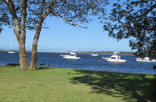 Shoalhaven Heads Cabin | Absolute Waterfront - Lorsens On The River - 3 x 2 bedroom cabins