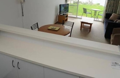 Port Lincoln Apartment | ABSOLUTE WATERFRONT IN BEAUTIFUL PT LINCOLN