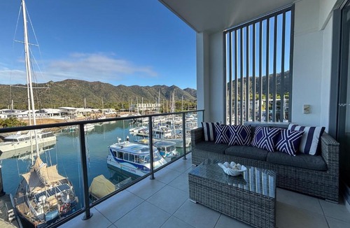 Nelly Bay Apartment | Absolute Waterfront Magnetic Island