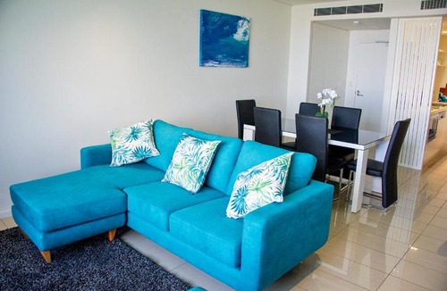 Darwin City Centre Apartment | Absolute Waterfront - Tropical Sunrise Apartment Over The Water