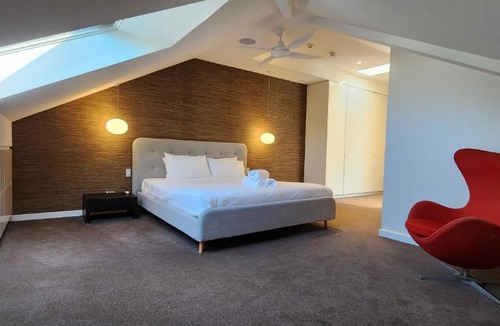 Elizabeth Bay Apartment | Absolute Waterfront with Oversized Private Terrace