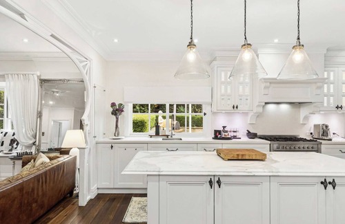 Matcham House | Acreage Estate. Heated Pool & Spa. Sleeps 14