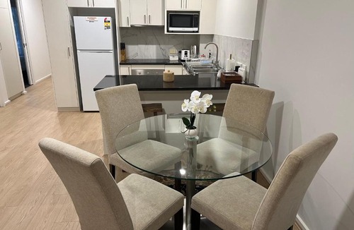 Adelaide Central Business District Apartment | ADELAIDE CENTRAL APARTMENT - 3BR, 2BATH & CARPARK