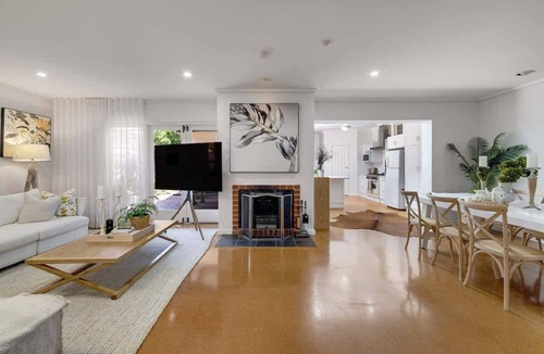 Norwood House | Adelaide Central Artistic bluestone Retreat
